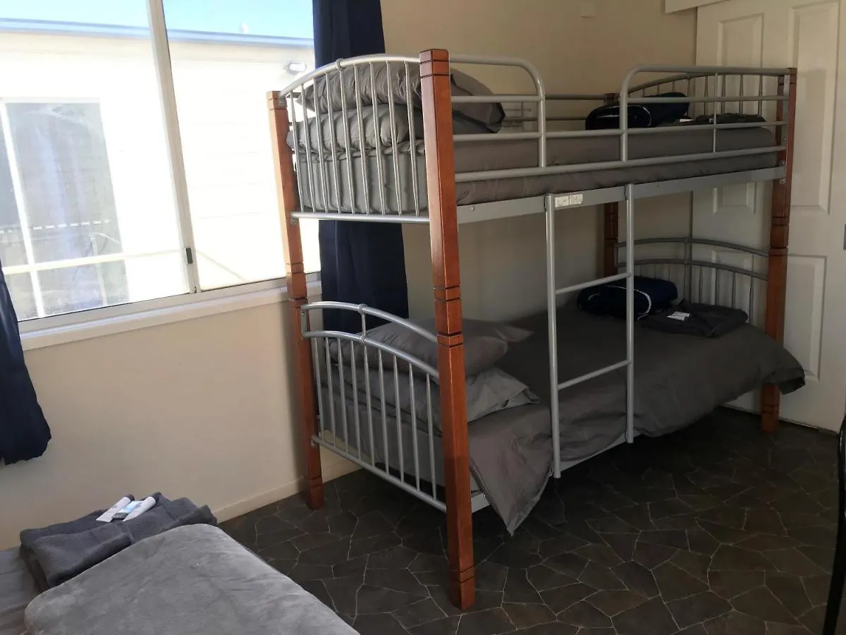 Australian Hotel Winton Cabins أستراليا